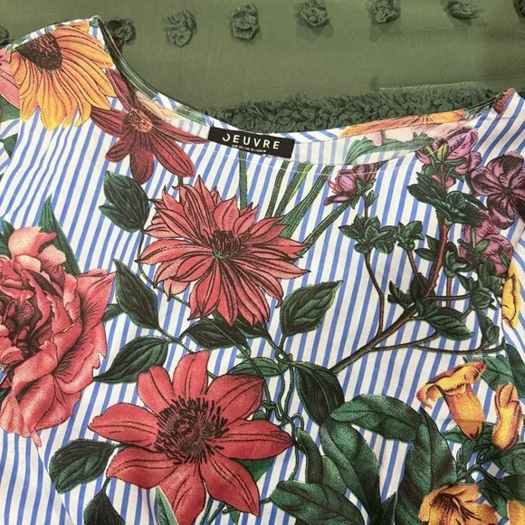 Jeuvre Floral and Stripes Balloon Sleeve Tie-Back Cropped Top - Picture 9 of 15